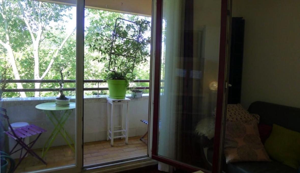 F3 Avec Balcon 5 Min Gare Sqy Et Parking Gratuit * Guyancourt