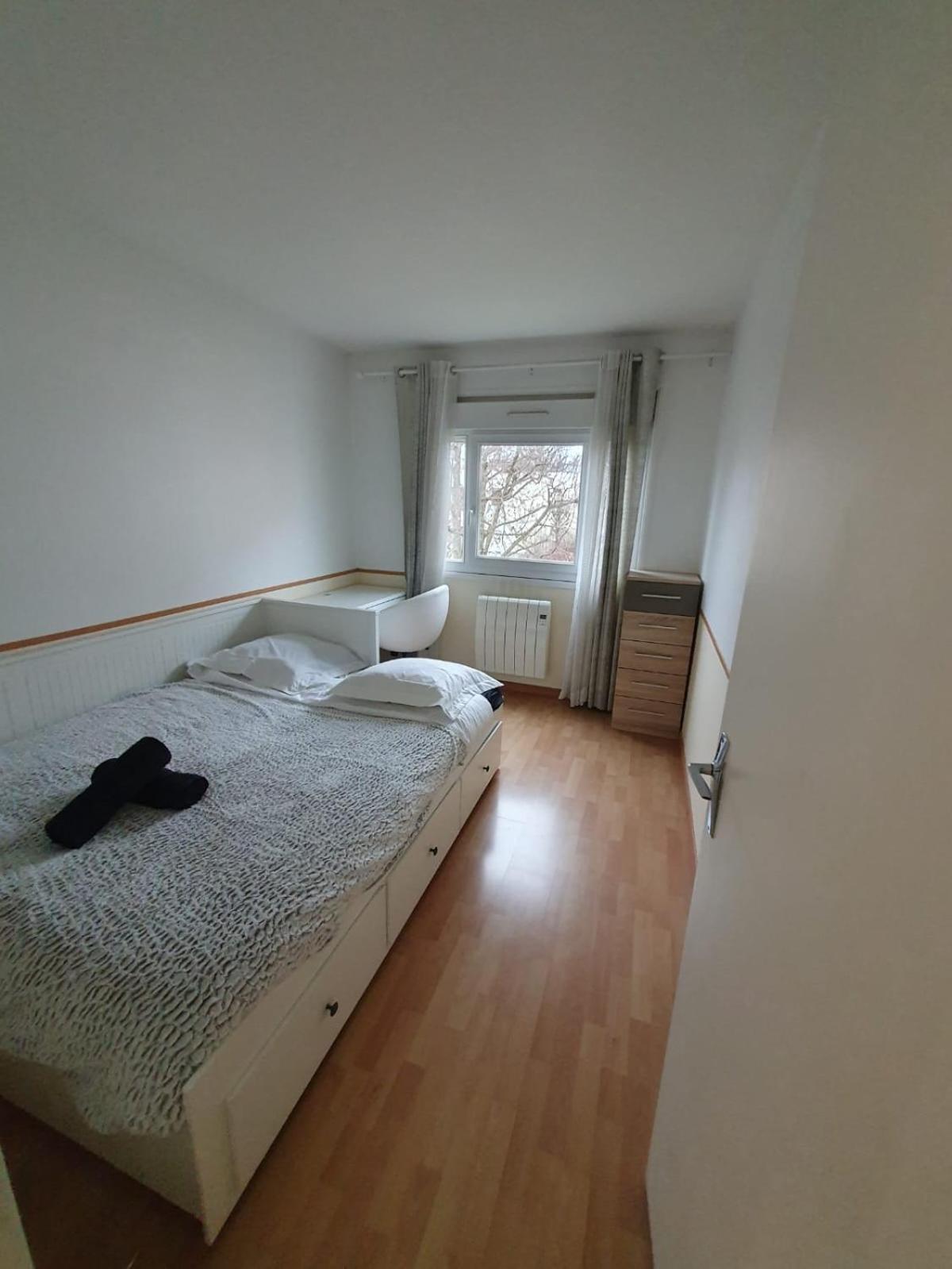 F3 Avec Balcon 5 Min Gare Sqy Et Parking Gratuit