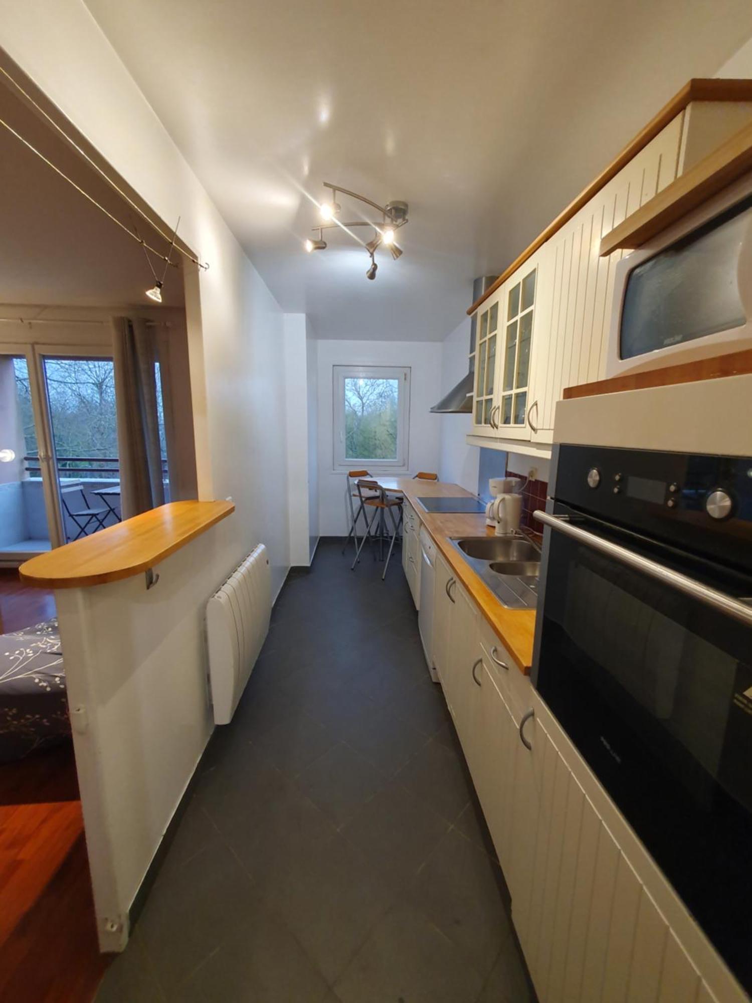 F3 Avec Balcon 5 Min Gare Sqy Et Parking Gratuit